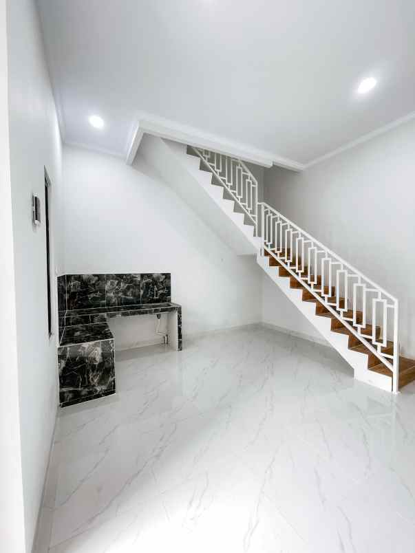 dijual rumah cluster cendrawasih pondok