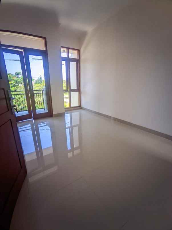 dijual rumah cluster margahayu