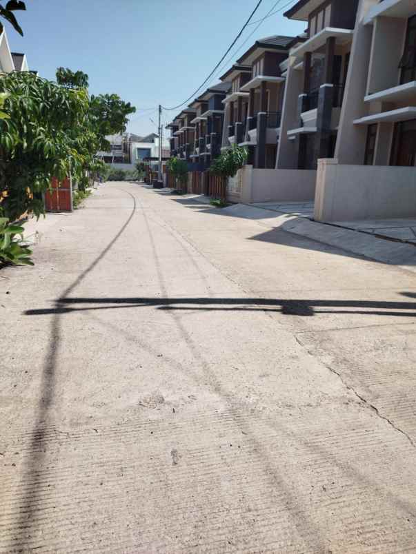 dijual rumah cluster margahayu