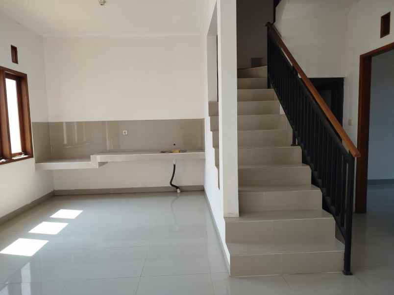 dijual rumah cluster margahayu
