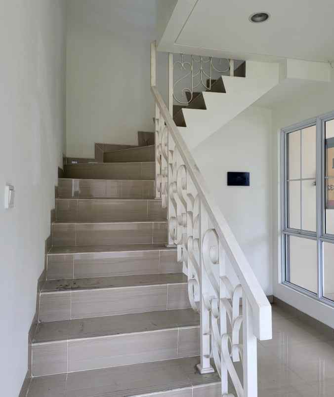 dijual rumah cluster monaco jababeka