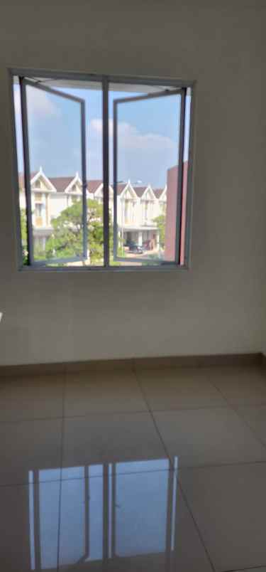 dijual rumah cluster south thames