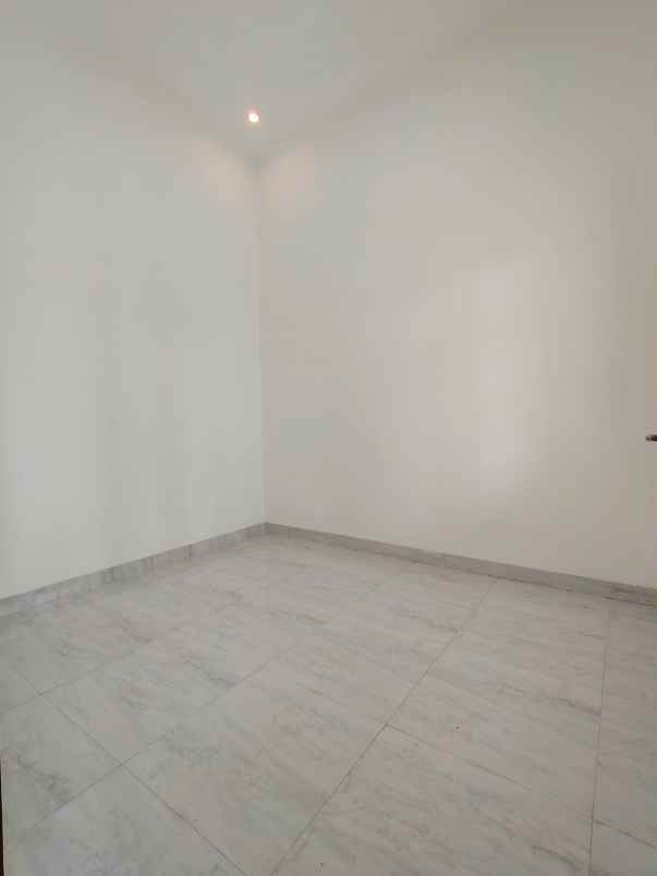 dijual rumah condet jakarta timur