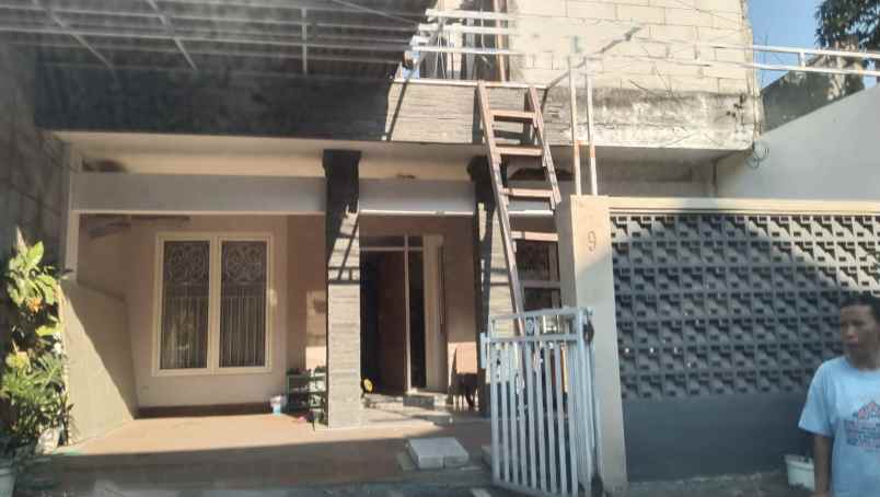 dijual rumah daerah baratajaya