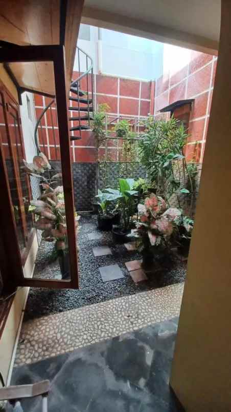 dijual rumah dalam cluster di mampang prapatan