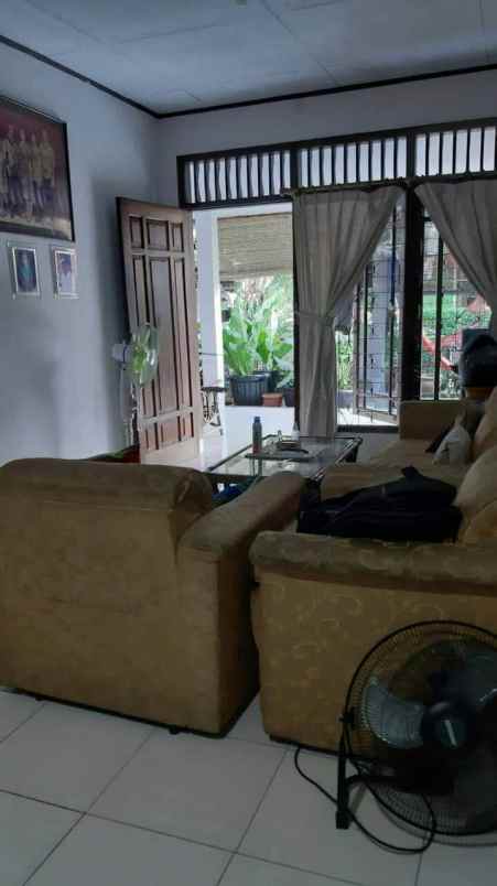 dijual rumah dalam komplek di petukangan utara