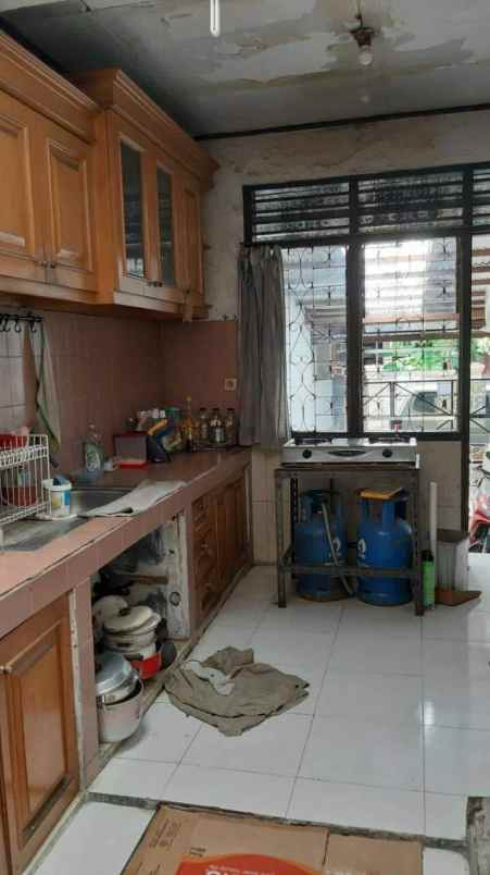 dijual rumah dalam komplek di petukangan utara