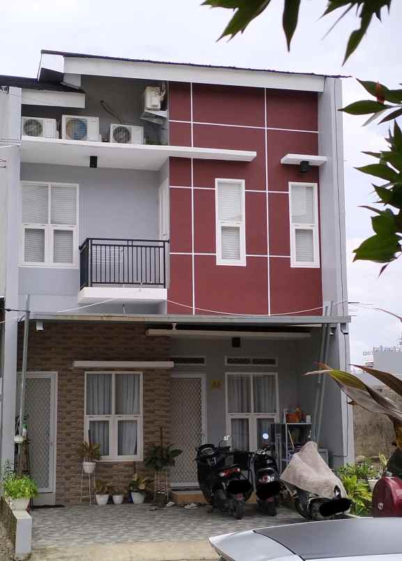 dijual rumah dalam perumahan sekitar