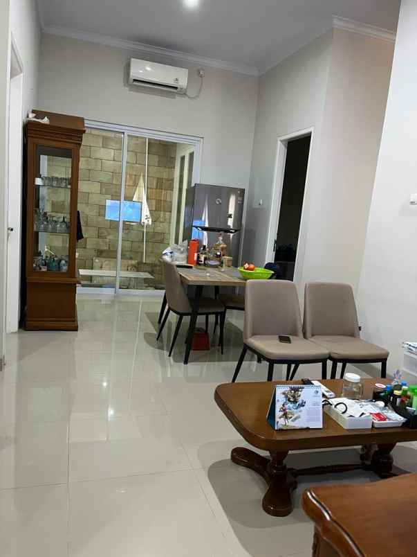 dijual rumah damai village ciganjur kec