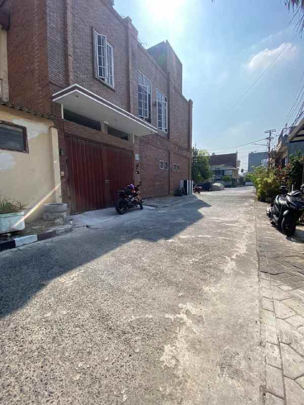 dijual rumah darmo indah timur