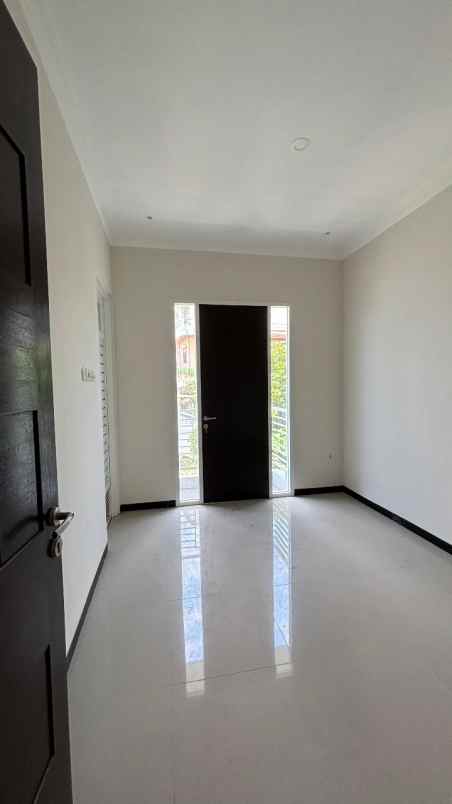 dijual rumah de terrace villa