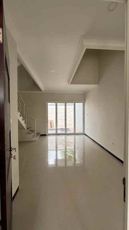 dijual rumah de terrace villa