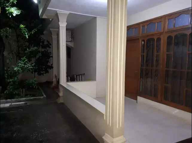 dijual rumah dekat rs persahabatan tip