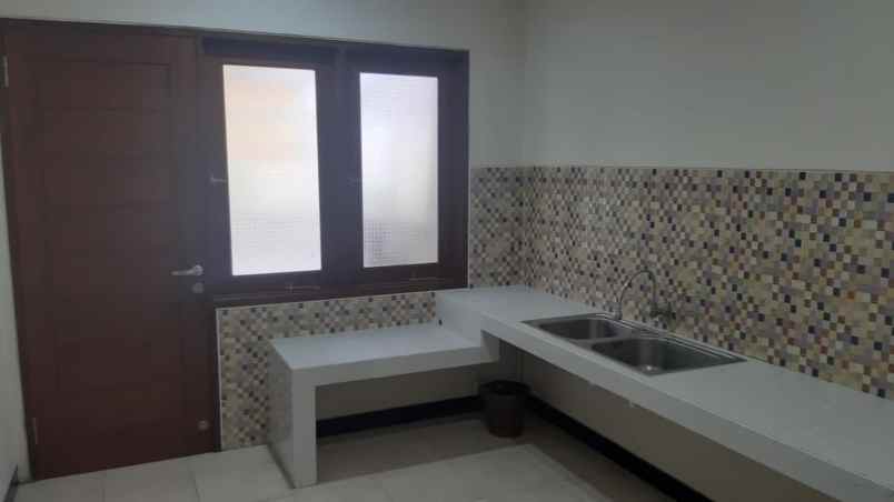 dijual rumah dharmahusada