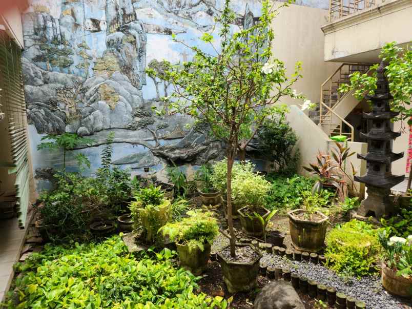 dijual rumah dharmahusada indah