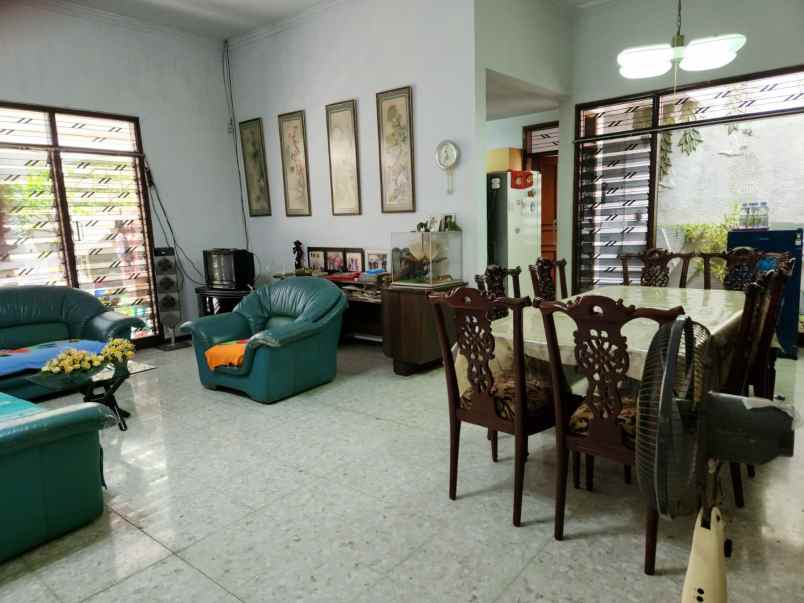 dijual rumah dharmahusada indah