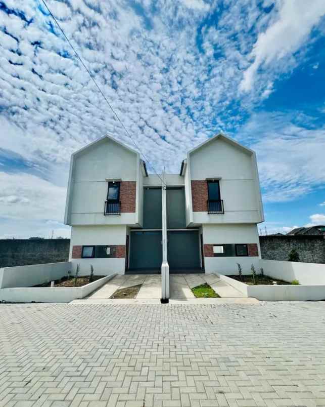 dijual rumah di griya katapang indah