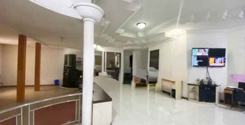 dijual rumah di jalan rengas lapangan bola