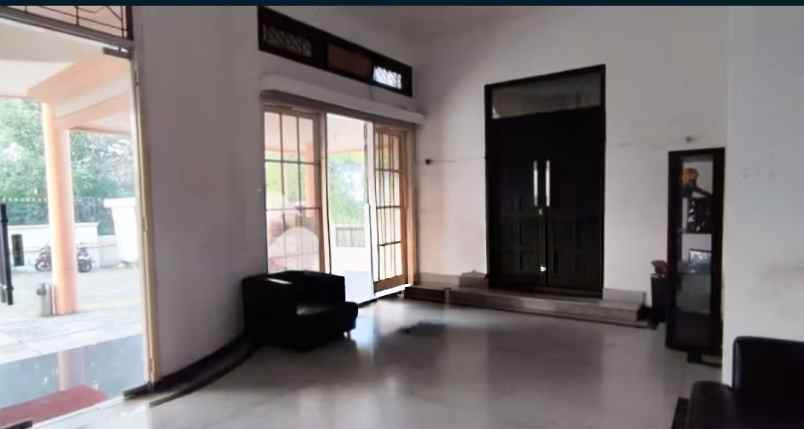 dijual rumah di jalan rengas lapangan bola