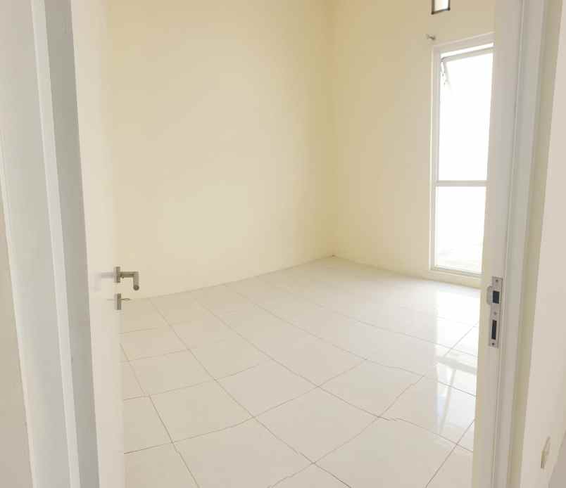 dijual rumah di jl krakatau semarang