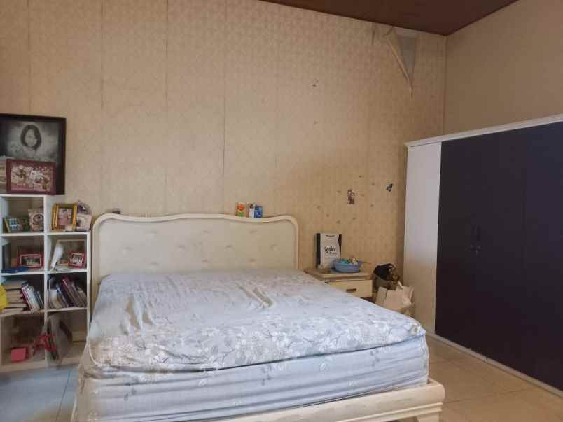 dijual rumah di jl krakatau semarang