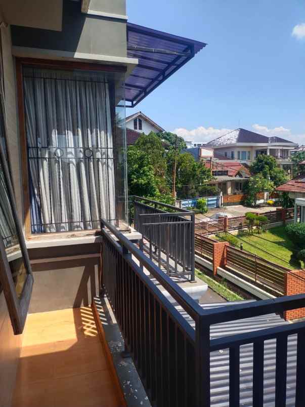 dijual rumah di jl welirang karangrejo semarang