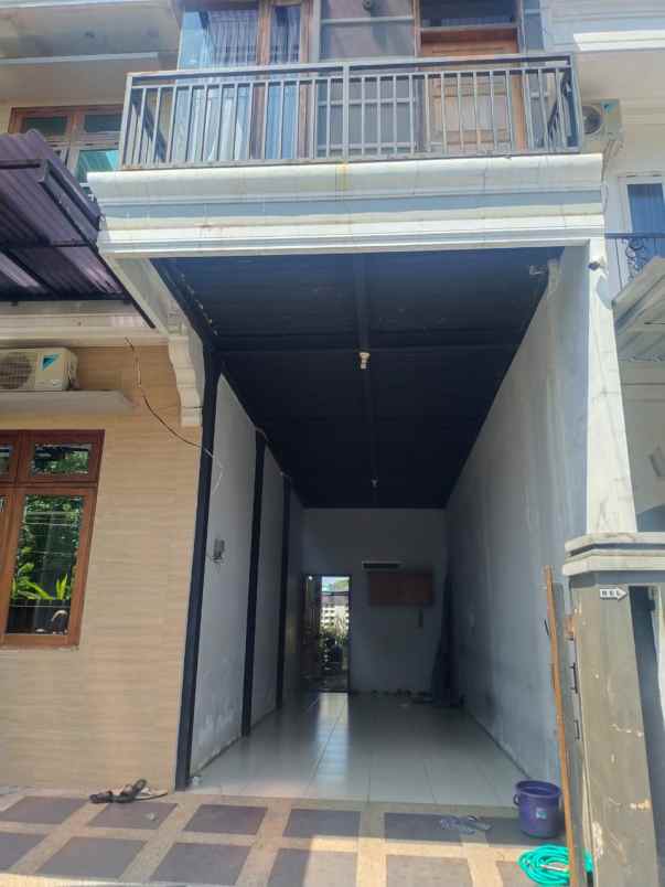 dijual rumah di jl welirang karangrejo semarang