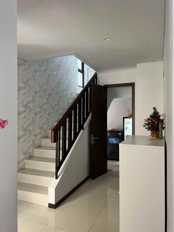 dijual rumah dizora kimora bsd tangerang