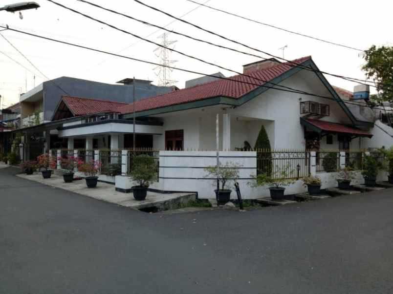 dijual rumah duren sawit