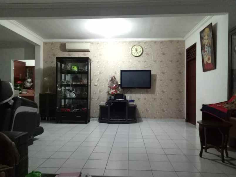 dijual rumah duren sawit