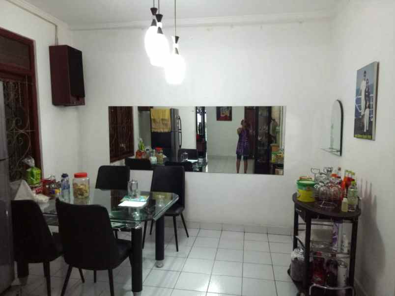 dijual rumah duren sawit