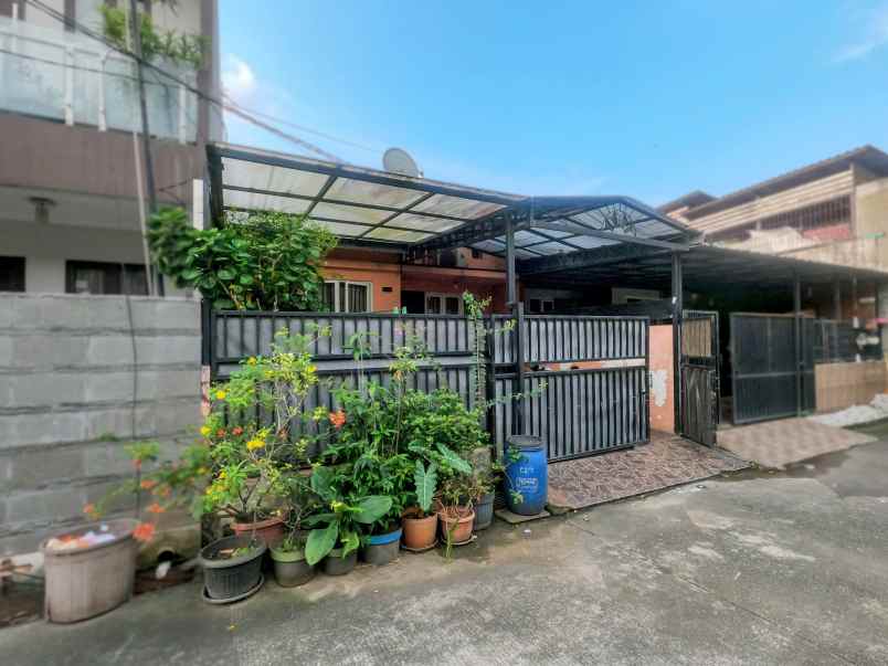 dijual rumah duta bintaro