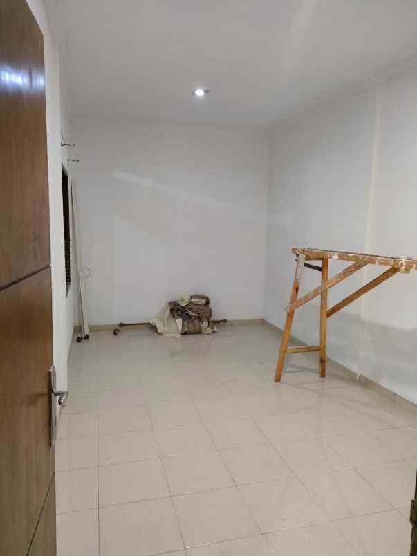 dijual rumah felicity townhouse