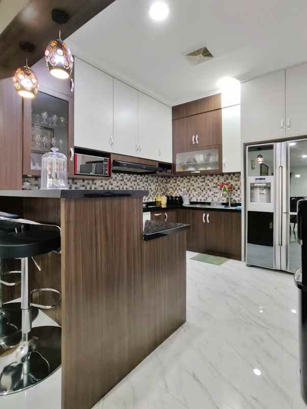 dijual rumah full furnish jagakarsa jaksel