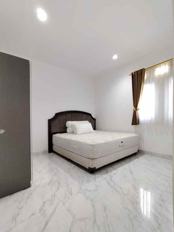 dijual rumah full furnish jagakarsa jaksel