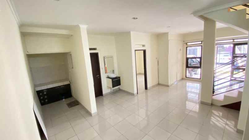 dijual rumah gallery kawaluyaan
