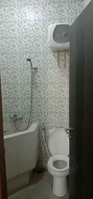 dijual rumah graha estetika