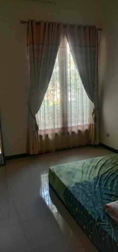 dijual rumah graha estetika