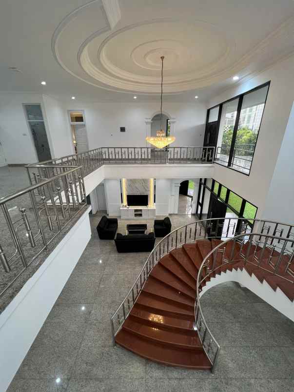 dijual rumah graha famili blok d