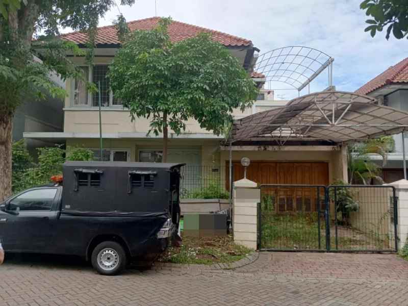 dijual rumah graha family