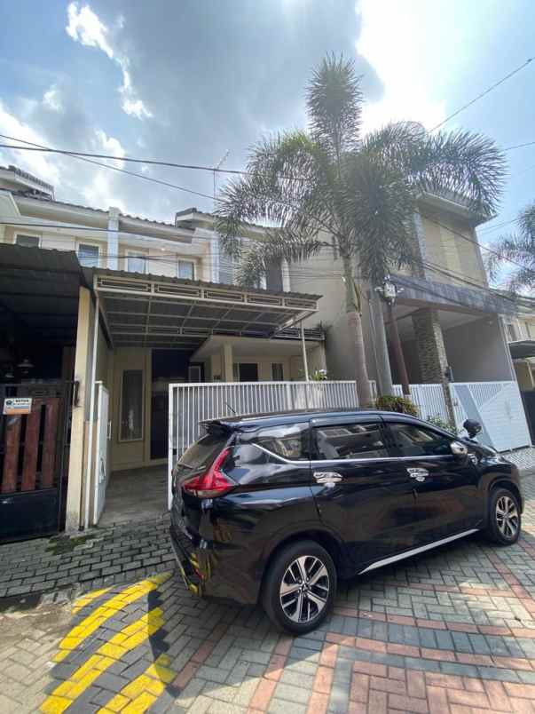 dijual rumah graha mulia