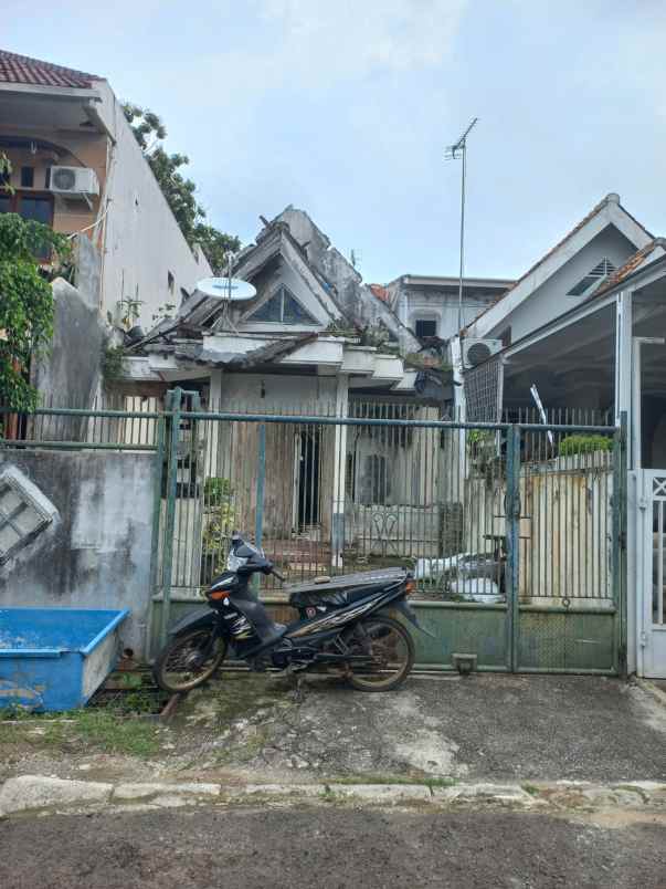 dijual rumah graha raya