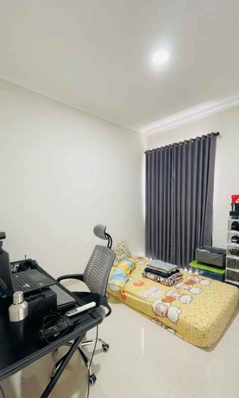 dijual rumah grand wisata