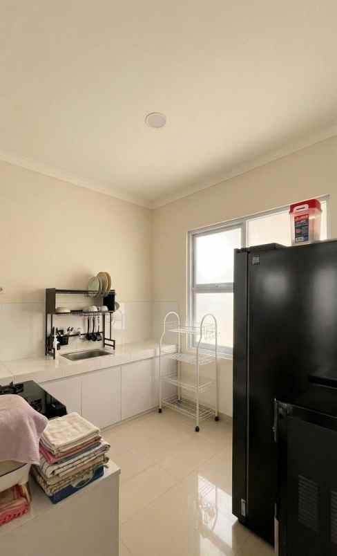 dijual rumah grand wisata
