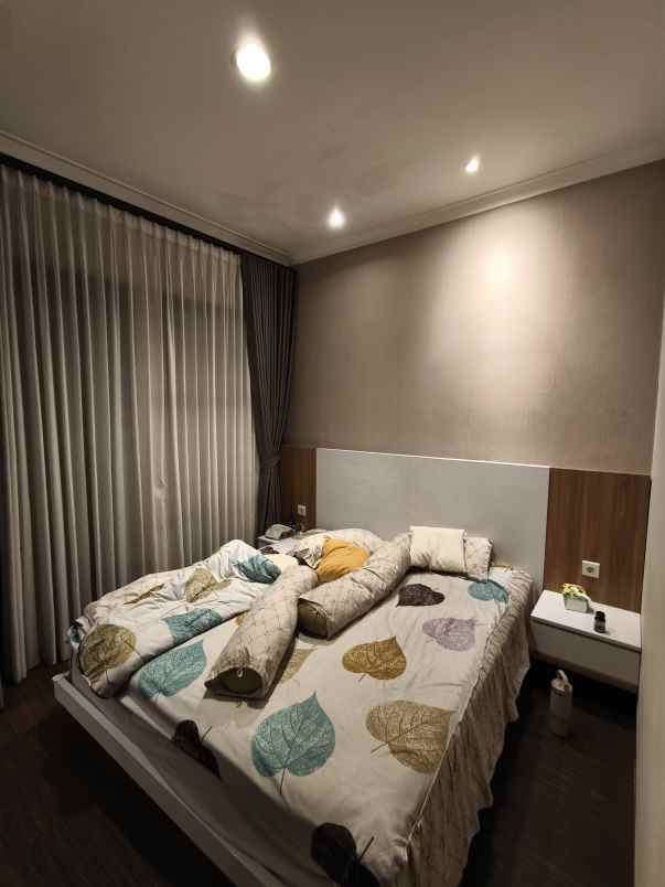 dijual rumah grand wisata cluster