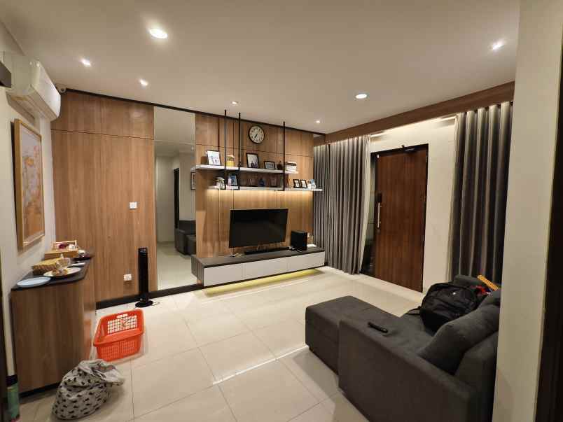 dijual rumah grand wisata cluster