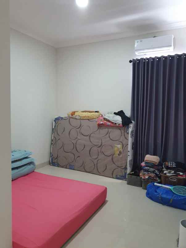 dijual rumah grand wisata cluster