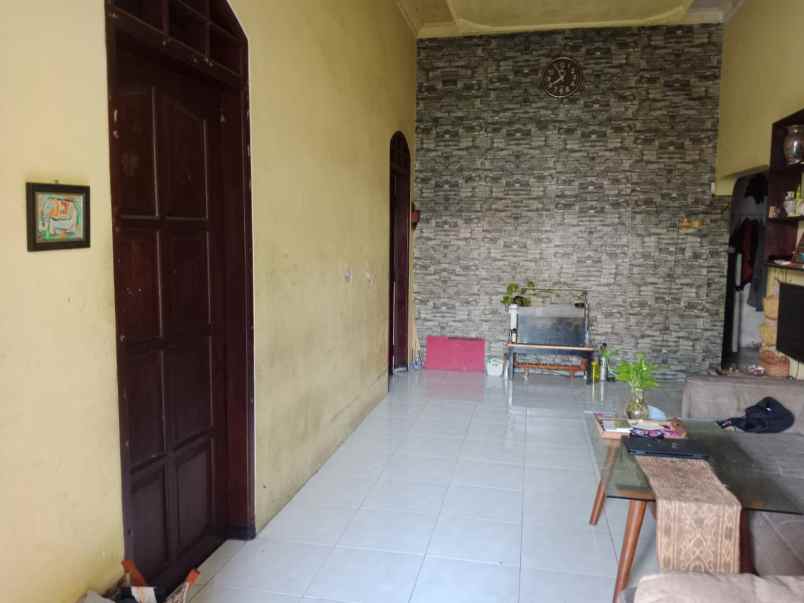 dijual rumah griya kebraon