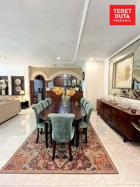 dijual rumah gudang peluru