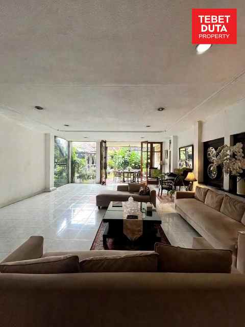 dijual rumah gudang peluru